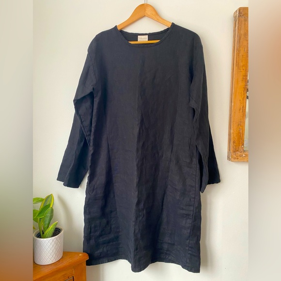 Black 100%linen long sleeves midi dress. - Picture 1 of 3